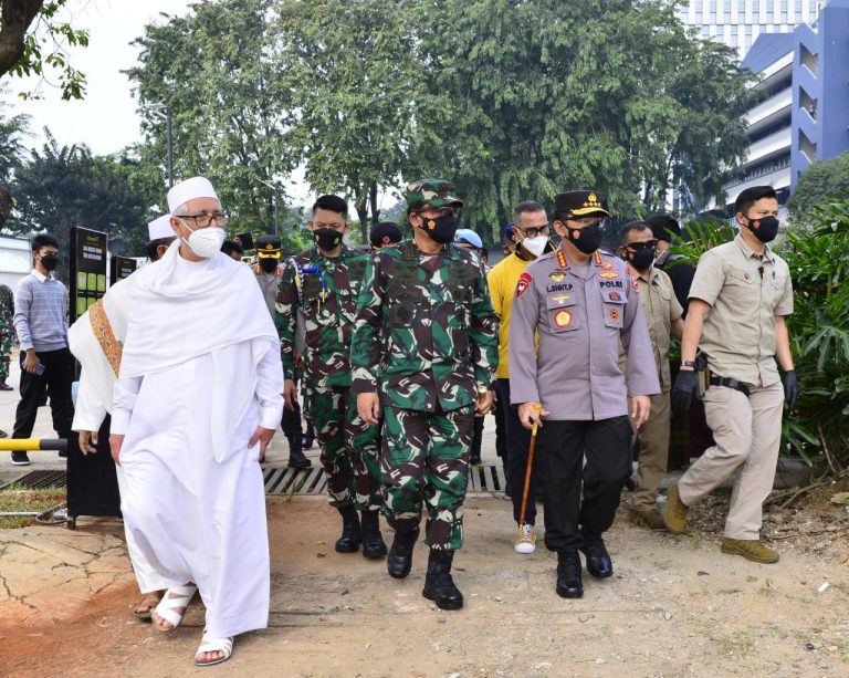 Ditarget 4.500 Orang, TNI – Polri Gelar Vaksinasi Massal Bareng Rabithah Alawiyah Di Cibis Park