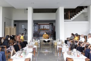 Arinal Beri Hadiah kepada Citra Febrianti Peraih Medali Perak Olimpiade London 2012