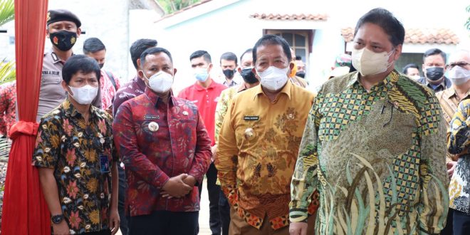 Gubernur Arinal dampingi Menteri Koordinator Perekonomian dan Kepala BNPB tinjau Pelaksanaan PPKM di Lampung