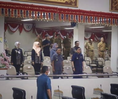 Wagub Chusnunia Mengikuti Rapat Paripurna DPRD Provinsi Lampung Lanjutan Pembicaraan Tingkat I