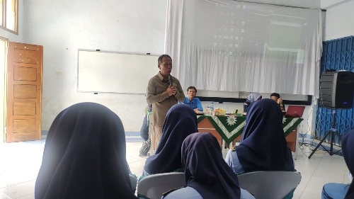 DPRD POVINSI LAMPUNG Ketua DPRD Lampung Menerima Aspirasi di SMA 2 Kalirejo Lampung Tengah.