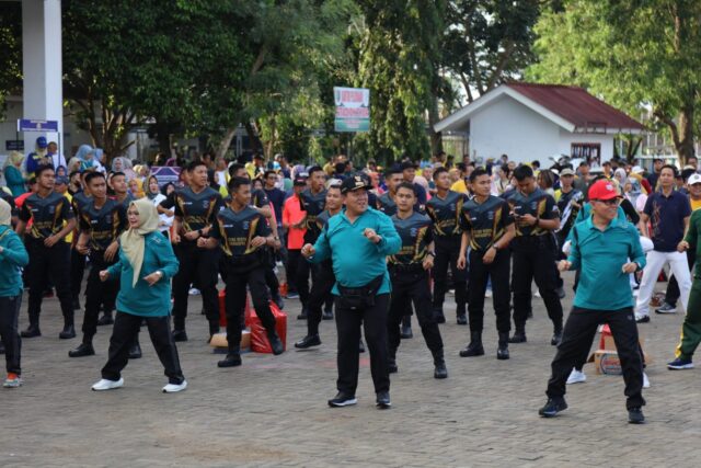 Hari Jadi Provinsi Lampung ke- 59, Gubernur Arinal Djunaidi bersama Jajaran Pemprov Lampung dan Masyarakat Ikuti Senam Kesegaran Jasmani.