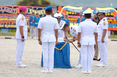 Wagub Hadiri Sertijab Danlanal Kolonel Laut (P) Zul Fahmi kepada Kolonel Laut (P) Mohammad Zizarudin.