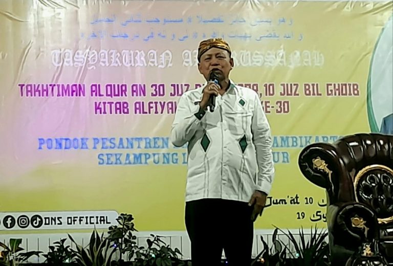 Dawam Rahardjo Memberi Sambutan Dalam Acara Literasi, Ingklusi Keuangan Syariah Tentang Produk Pembiayaan Porsi Haji