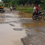 Tak Kunjung Diperbaiki, Jalan di Provinsi Lampung Seperti Kolam