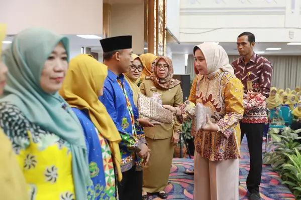 Bunda PAUD Riana Sari Arinal Buka Workshop Kurikulum Merdeka Pengurus Wilayah Ikatan Guru Raudhatul Athfal Provinsi Lampung.