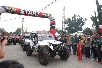 Gubernur Arinal Lepas Peserta Mabar Offroader se- Nusantara II.