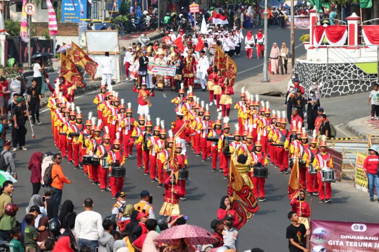 Pemprov Lampung Gelar Kirab Marching Band dan Pawai Kendaraan Hias,