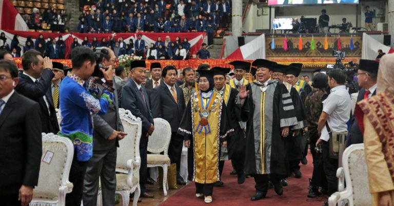 Gubernur Arinal Djunaidi Raih Gelar Doktor Honoris Causa dari Universitas Lampung.