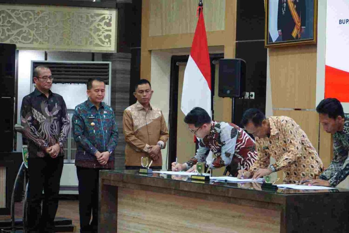 Pemprov, Kabupaten dan Kota se-Sumsel Serentak Tandatangani NPHD Dana Pilksda