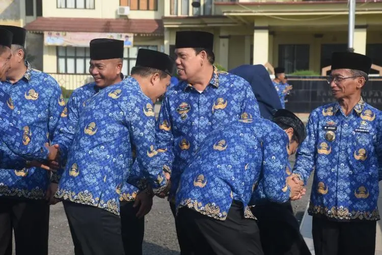 Pemkab Lampung Timur Gelar Apel Bulanan Korpri dan Halal Bihalal