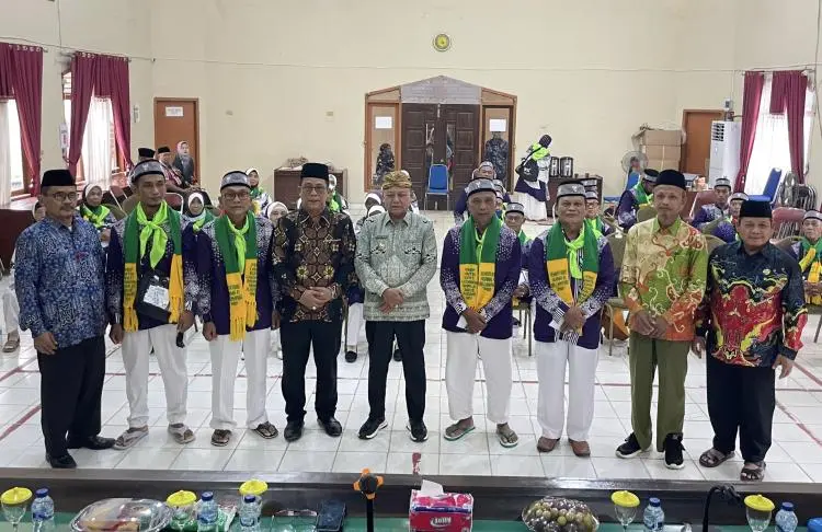 Bupati Lampung Timur Melepas 29 Jamaah Haji Kloter 33