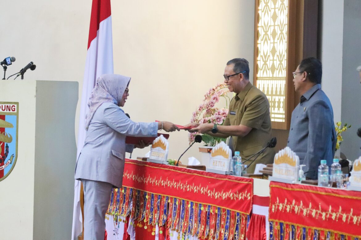 Sekdaprov Lampung Ikuti Rapat Paripurna Tingkat I DPRD Provinsi Lampung, Penyampaian Raperda Usul Inisiatif DPRD Provinsi Lampung Tahun 2024